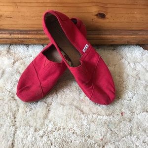 Toms